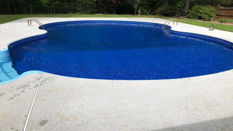 Understanding the Main Benefits of a Vinyl Pool for Your Backyard