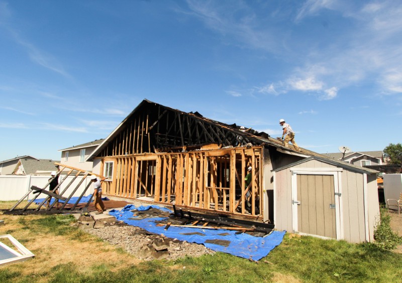 Four Reasons to Hire a Storm Damage Cleanup Crew