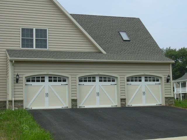 For Illinois Homeowners: 3 Tips for Better Garage Door Repair