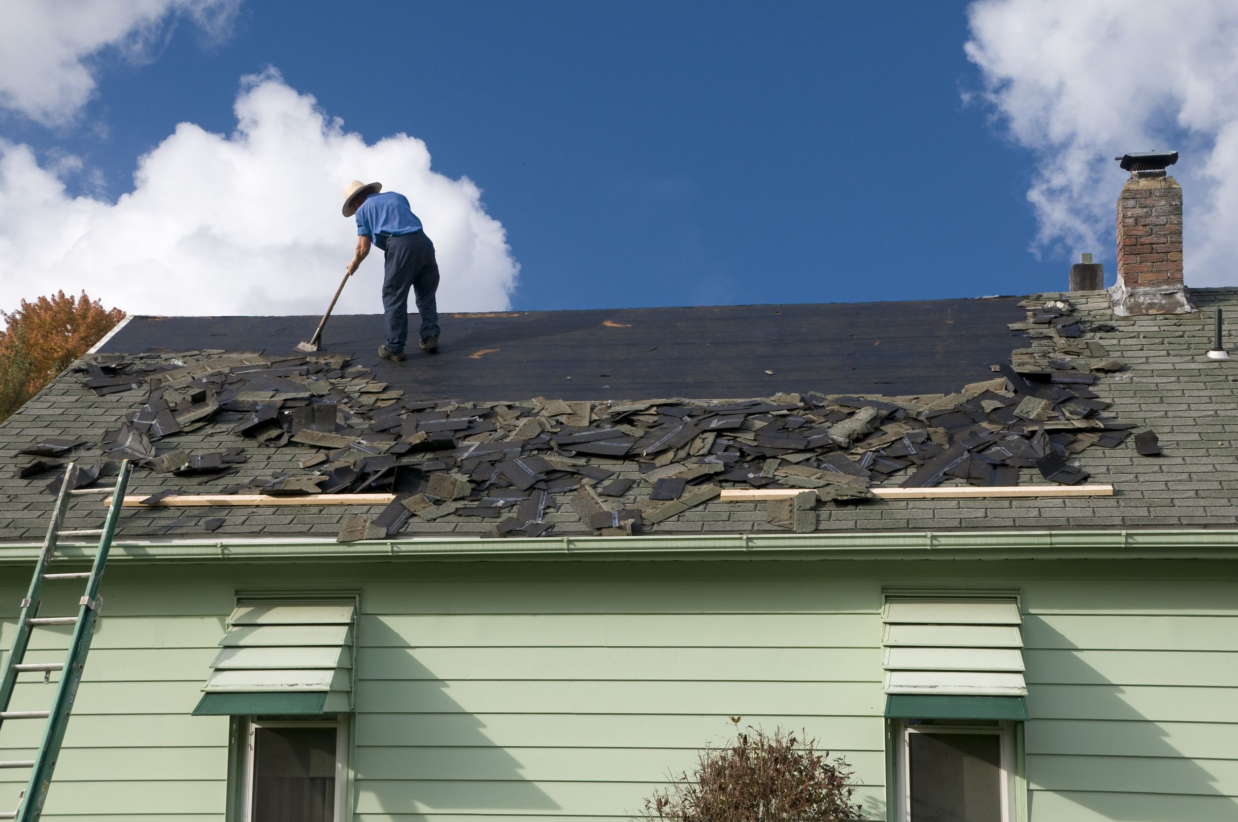 Top 3 Signs It’s Time for a Professional Roof Replacement in Naples, FL