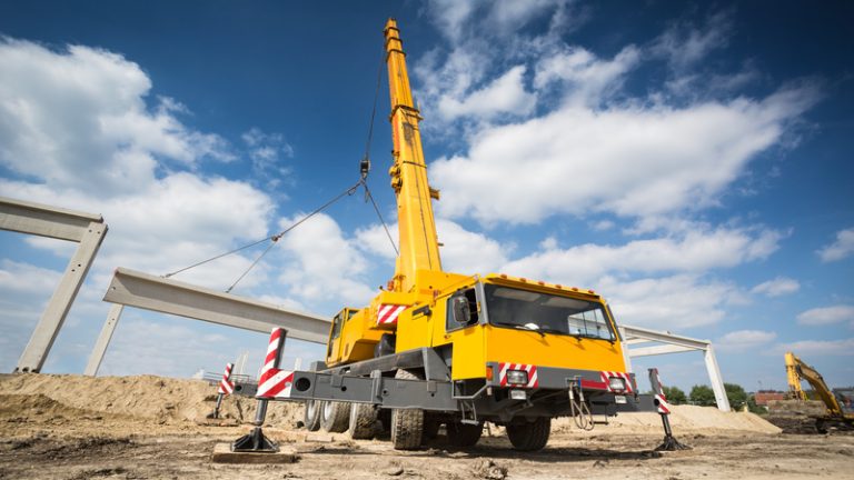 The Benefits You Gain from Renting a Crane Instead of Buying in Texas